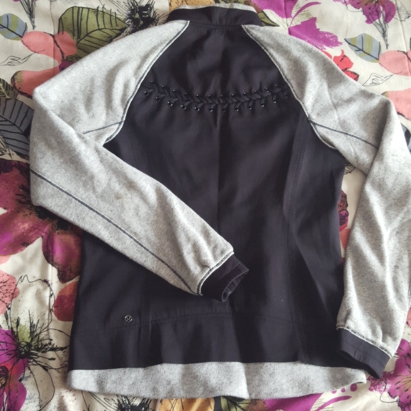 Lululemon Var-City Bomber Jacket - Picture 6 of 11